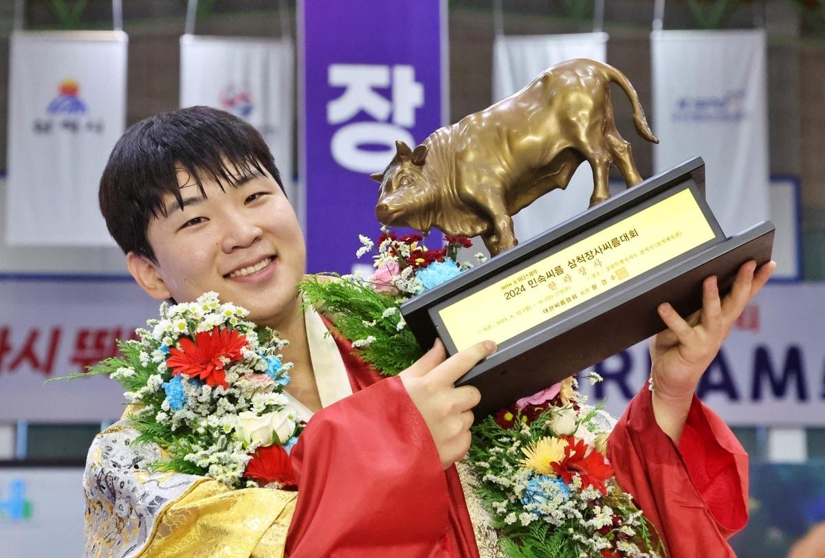  삼척장사씨름대회 한라장사에 오른 김무호&#40;대한씨름협회 제공&#41;