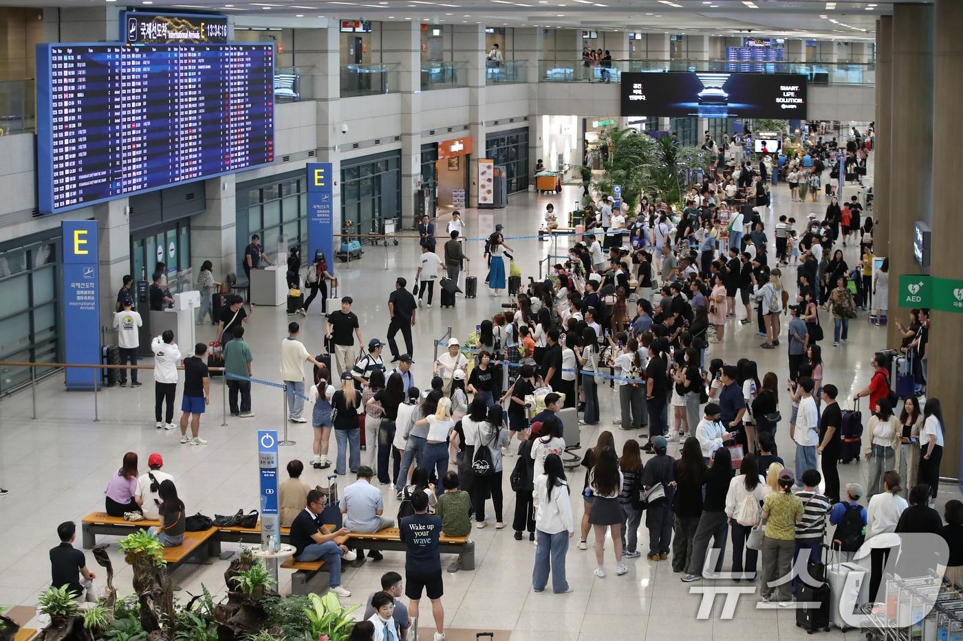 인천국제공항 입국장이 여행객으로 붐비고 있다.ⓒ News1 박세연 기자