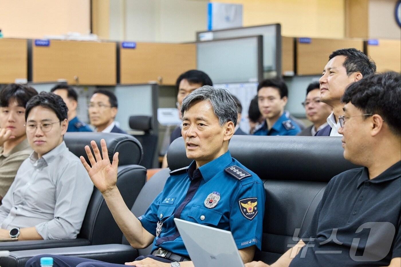 19일 오전 서울 서대문구 미근동 청사에서 열린 정례 기자간담회에 참석 중인 조지호 신임 경찰청장의 모습 2024.8.19 &#40;경찰청 제공&#41;