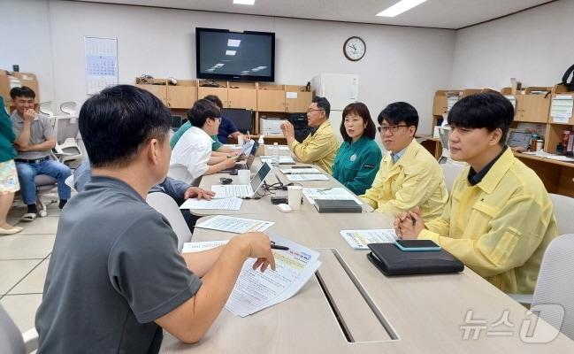 유효선 도교육청 중등교육과장이 19일 가진 브리핑에서 ‘수능 1등급 올리기 80일 프로젝트’에 대해 설명하고 있다.&#40;전북교육청 제공&#41;/뉴스1