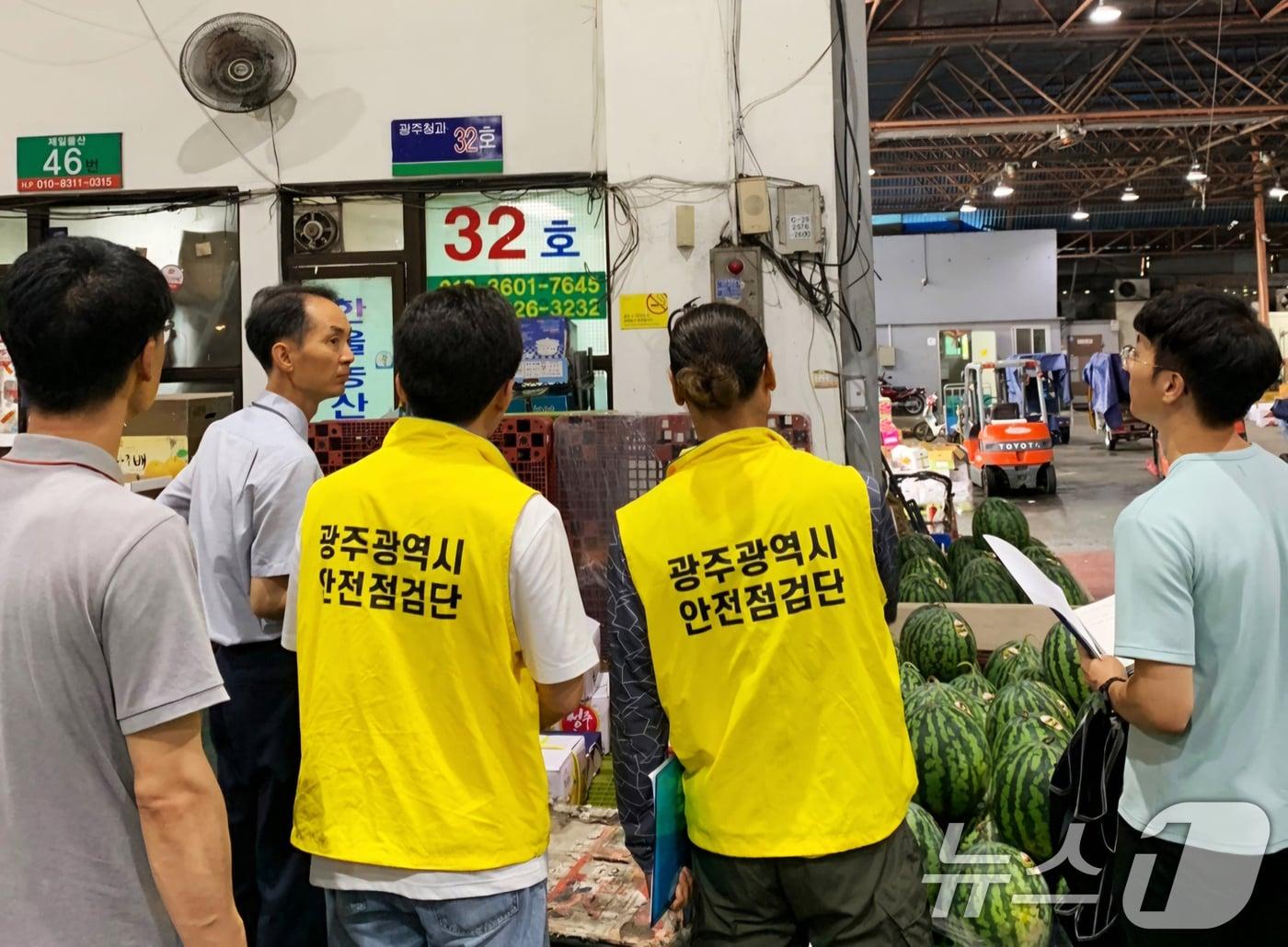 광주시 안전점검단 다중이용시설 대상 &#39;광주안전대진단&#39;.&#40;광주시 제공&#41;/뉴스1 