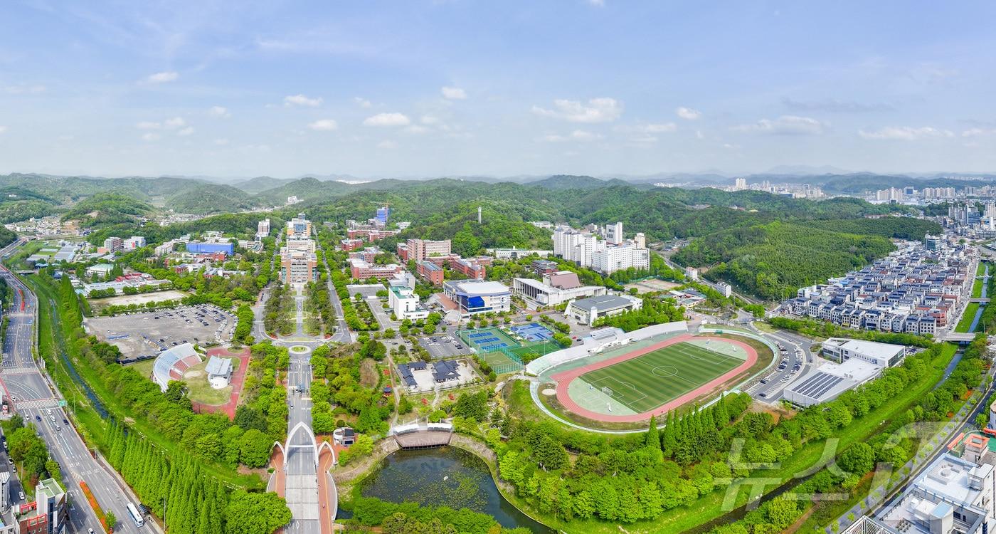 경상국립대 가좌캠퍼스 전경.&#40;경상국립대 제공&#41;