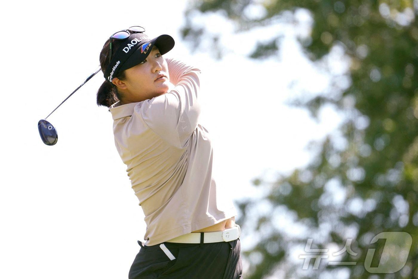 유해란이 31일&#40;한국시간&#41; 열린 LPGA투어 FM 챔피언십 2라운드에서 샷을 하고 있다. ⓒ AFP=뉴스1