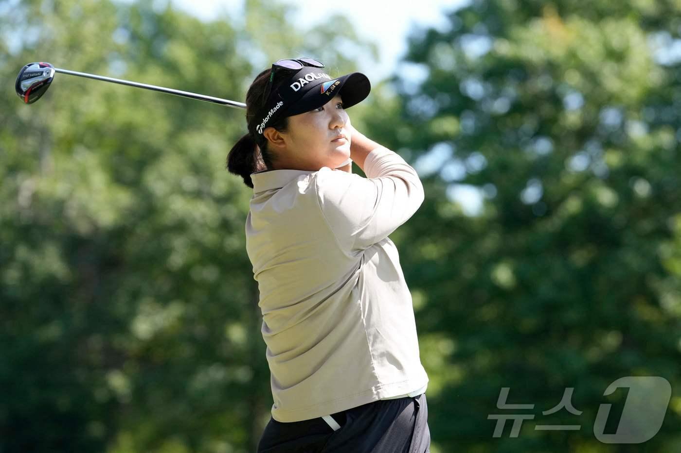 유해란이 31일&#40;한국시간&#41; 열린 LPGA투어 FM 챔피언십 2라운드에서 샷을 날리고 있다. ⓒ AFP=뉴스1