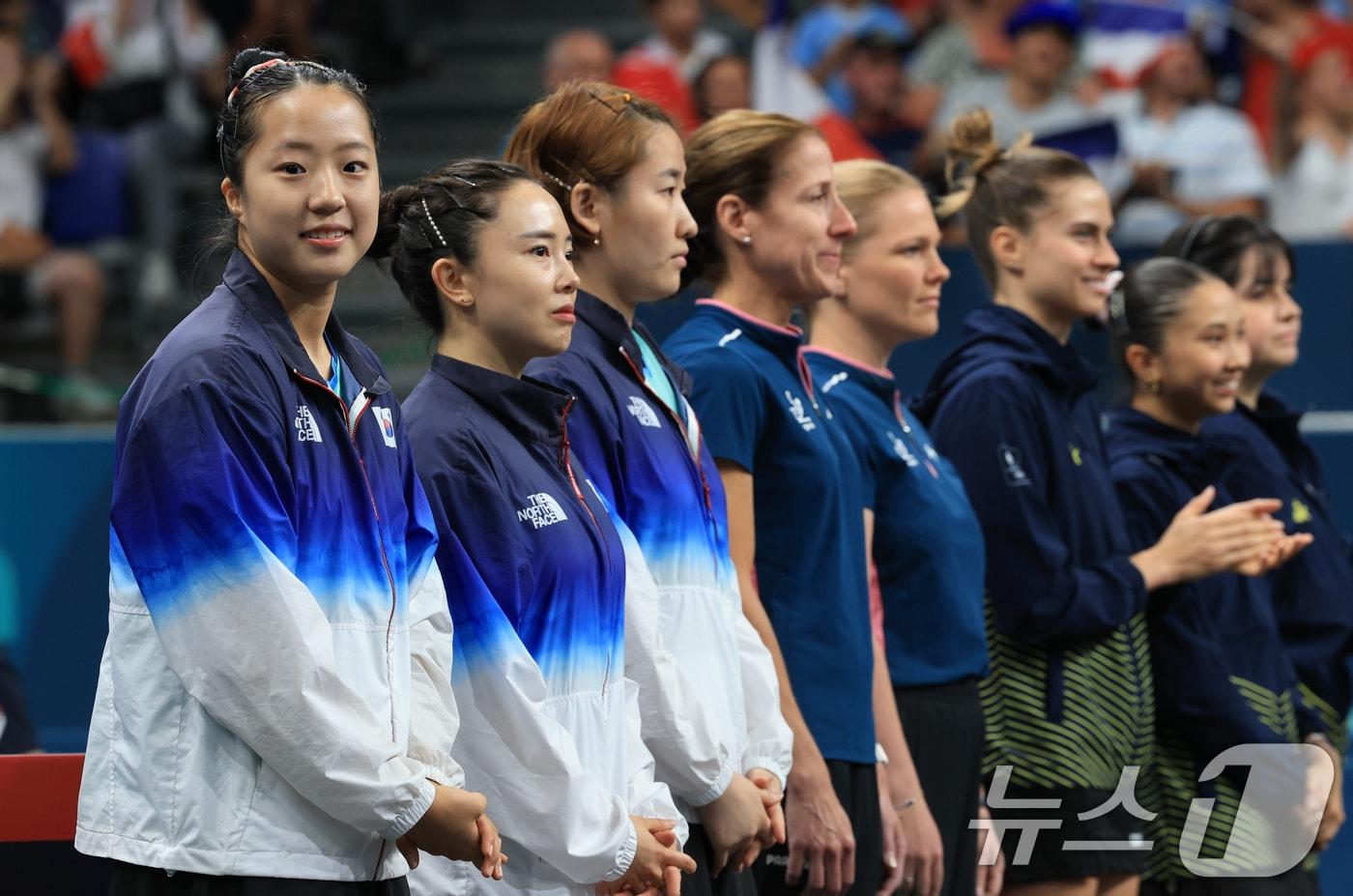 대한민국 탁구대표팀 신유빈, 전지희, 이은혜 선수가 6일 오전&#40;한국시간&#41; 프랑스 파리 사우스 파리 아레나 4에서 열린 &#39;2024 파리올림픽&#39; 탁구 여자 단체 16강 브라질과의 경기에 출전해 있다. 2024.8.6/뉴스1 ⓒ News1 박정호 기자