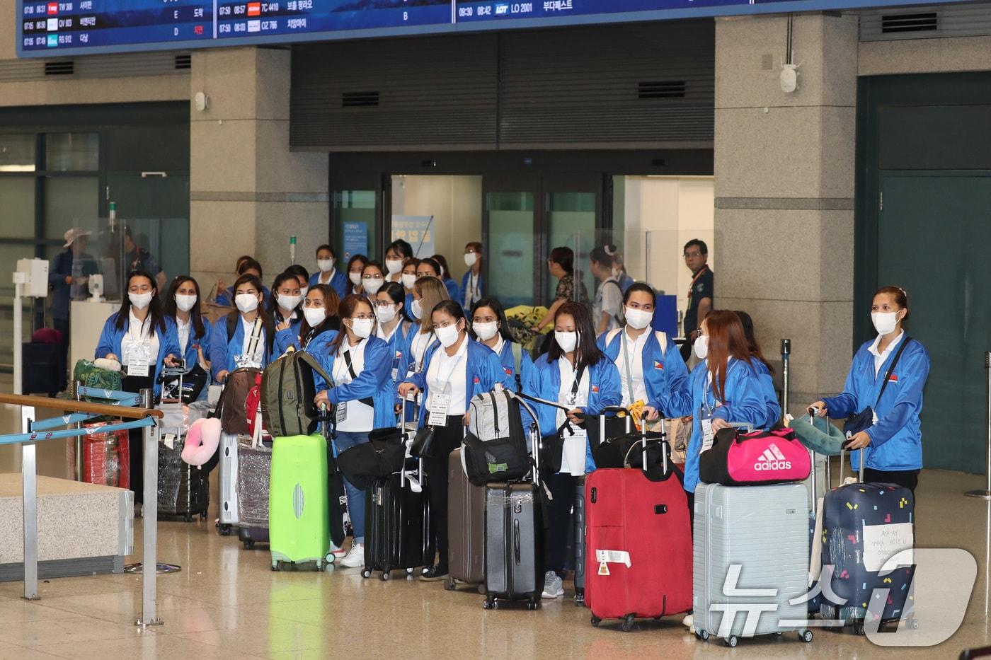 외국인 가사관리사 시범사업에 참여하는 필리핀 노동자들. &#40;자료사진&#41;  2024.8.6/뉴스1 ⓒ News1 공항사진기자단