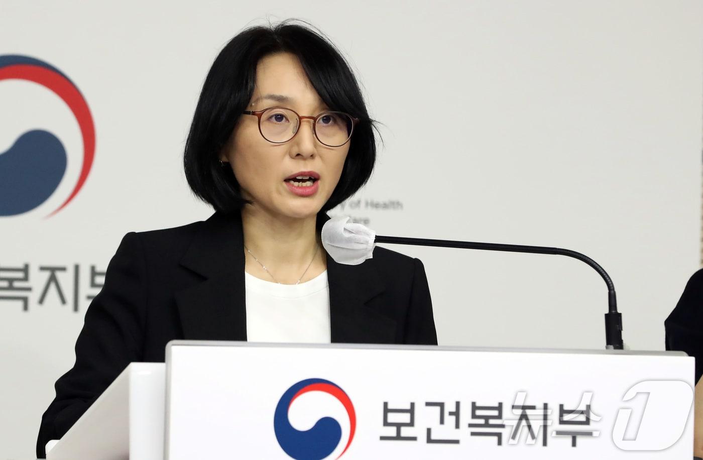 정경실 의료개혁추진단장이 6일 오전 세종시 정부세종청사에서 상급종합병원 구조전환 지원사업에 대한 취지와 진행상황 등 의료개혁 추진상황을 설명하고 있다.2024.8.6/뉴스1 ⓒ News1 김기남 기자