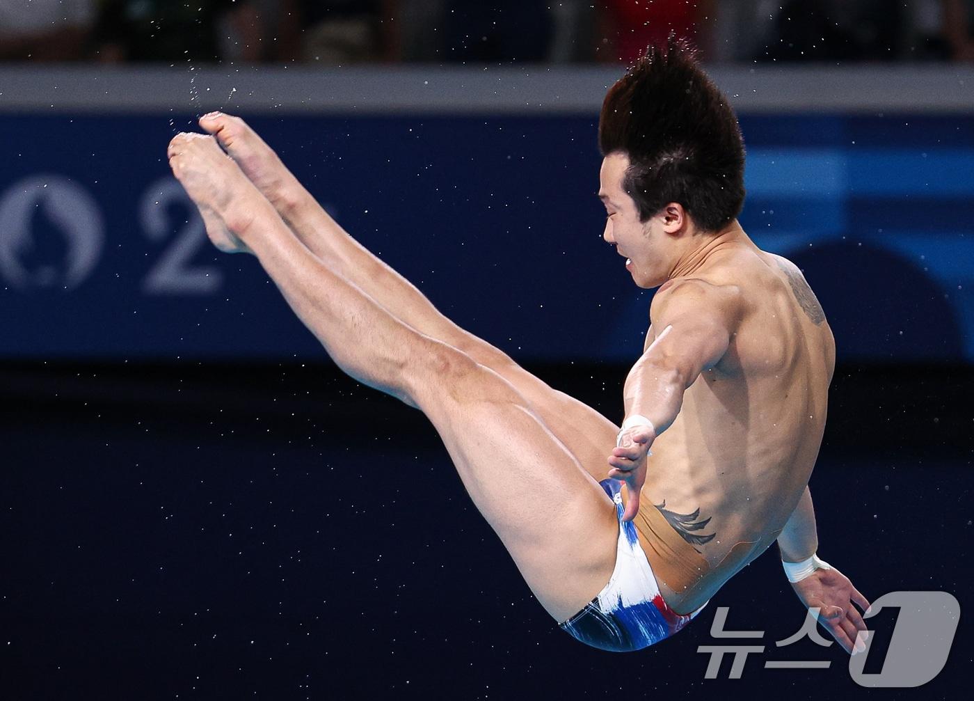 대한민국 다이빙 국가대표팀 우하람 선수가 8일 오후&#40;한국시간&#41; 프랑스 파리 아쿠아틱 센터에서 진행된 2024 파리올림픽 다이빙 남자 3m 스프링보드 결승 경기를 펼치고 있다. 2024.8.8/뉴스1 ⓒ News1 박정호 기자