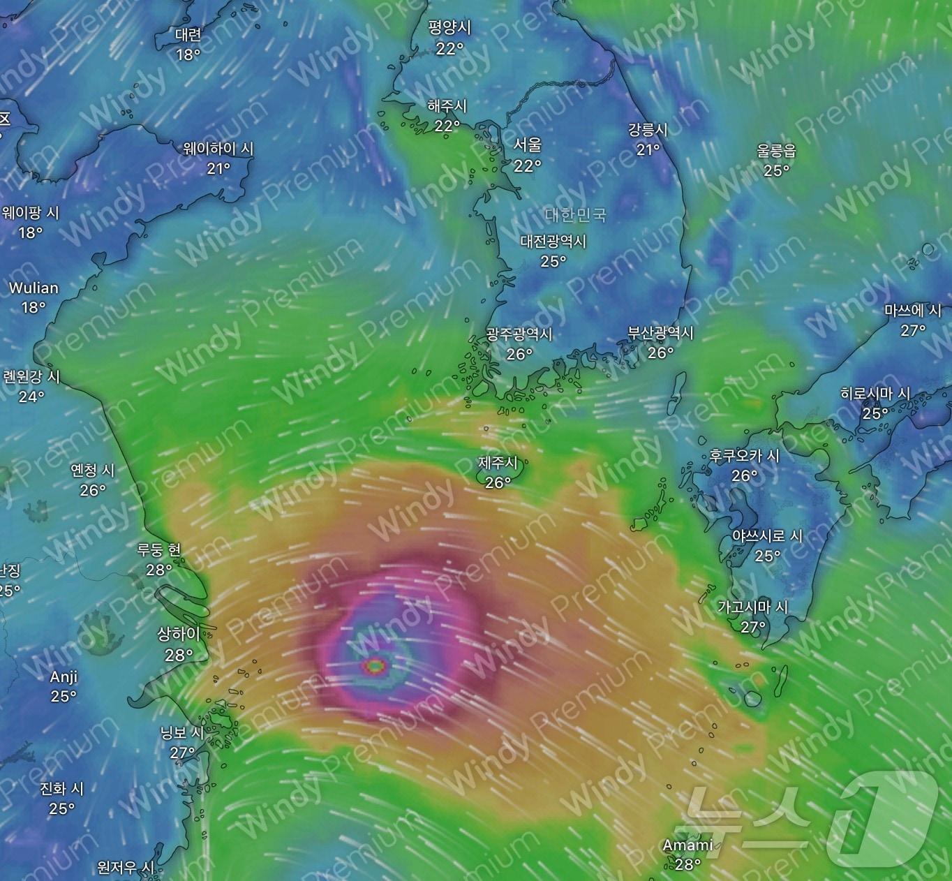 유럽중기예보센터&#40;ECMWF&#41; 수치모델 상 16일 새벽에 제28호 열대저압부에서 발달한 태풍 &#39;버빙카&#39; 예상 위치 ⓒ 뉴스1