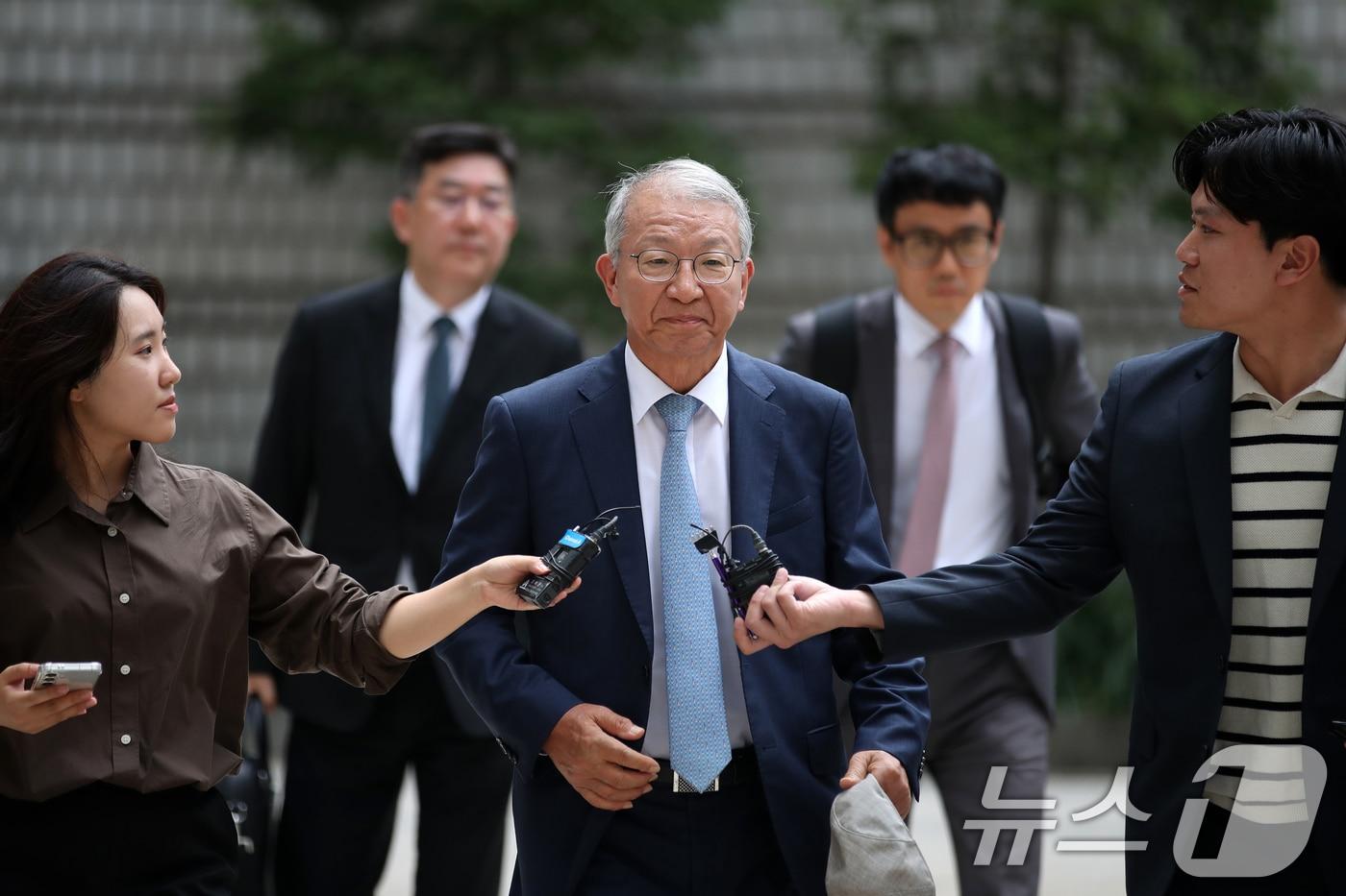 양승태 전 대법원장이 11일 오후 서울 서초구 서울고등법원에서 열린 &#39;사법행정권 남용&#39; 관련 직권남용권리행사방해등 2심 공판에 출석하고 있다. 2024.9.11/뉴스1 ⓒ News1 이승배 기자