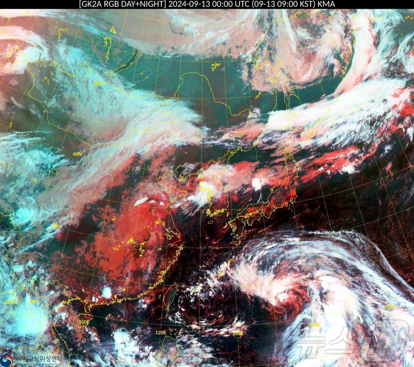 13일 오전 9시 기준 천리안위성 2A호로 본 동아시아 기압계 모습&#40;기상청 제공&#41; ⓒ 뉴스1