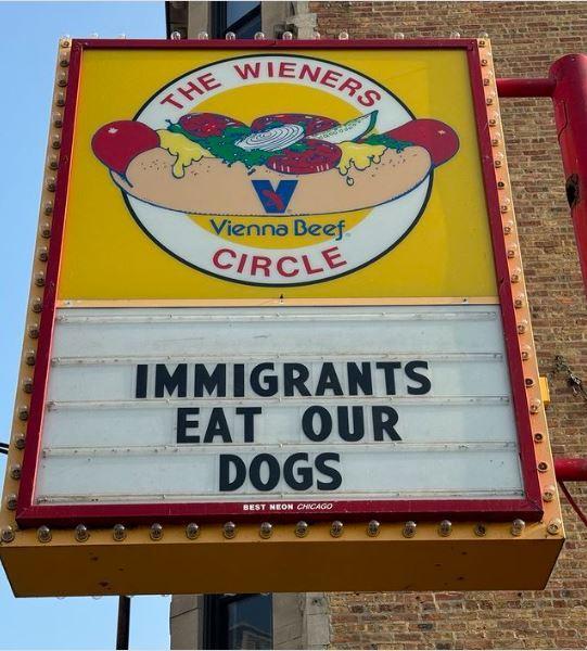 미국 일리노이주 시카고의 유명 핫도그 식당 &#39;위너스 서클&#39;&#40;Wieners Circle&#41;의 간판. 2024.09.12/ &#40;위너스 서클 인스타그램 갈무리&#41;