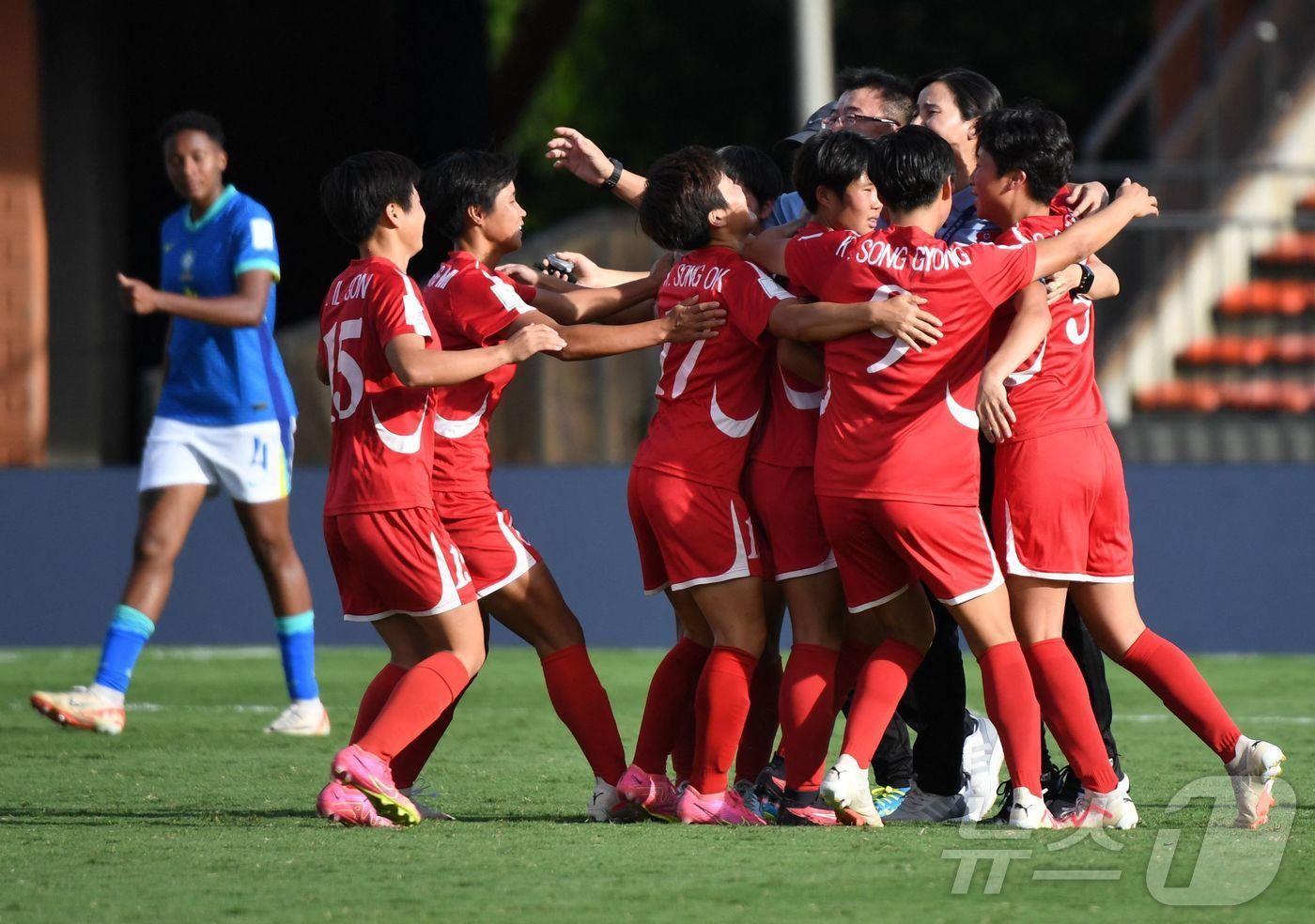 북한 여자축구 U20 대표팀이 브라질을 꺾고 월드컵 4강에 올랐다. ⓒ AFP=뉴스1