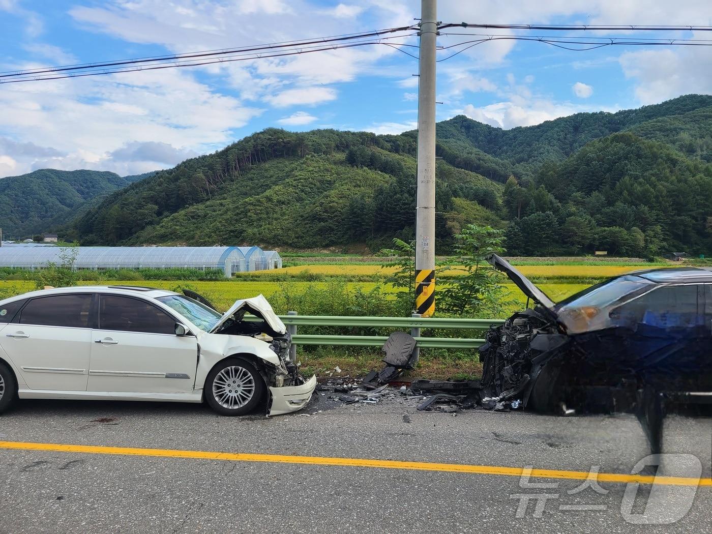 지난 17일 홍천 국도 56호선 승용차-SUV 충돌사고 현장.&#40;강원도소방본부 제공&#41; 2024.9.18/뉴스1