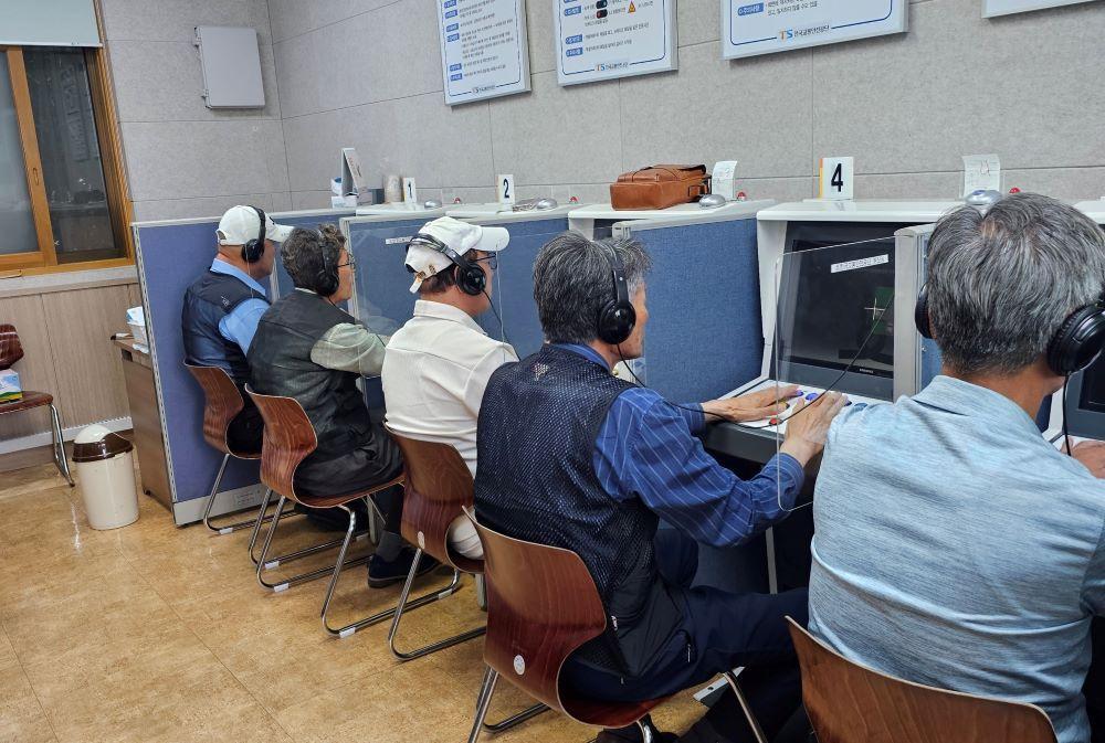 운전적성정밀검사 모습.&#40;한국교통안전공단 제공&#41;