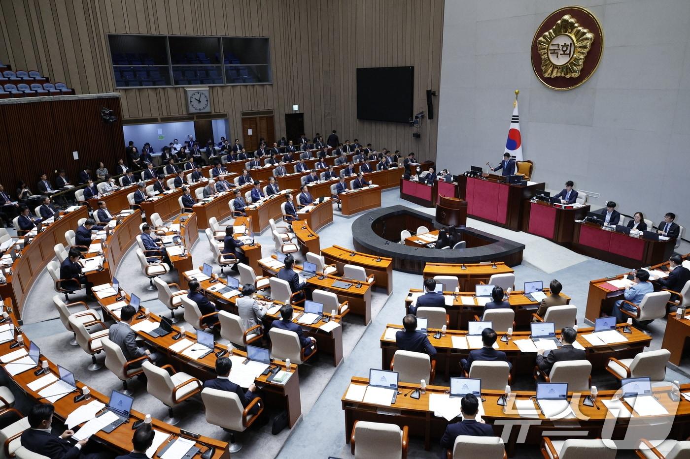 박정 국회 예산결산특별위원회 위원장이 2일 오전 서울 여의도 국회에서 열린 제418회국회&#40;정기회&#41; 제1차 예결위 전체회의에서 의사봉을 두드리고 있다. 2024.9.2/뉴스1 ⓒ News1 안은나 기자