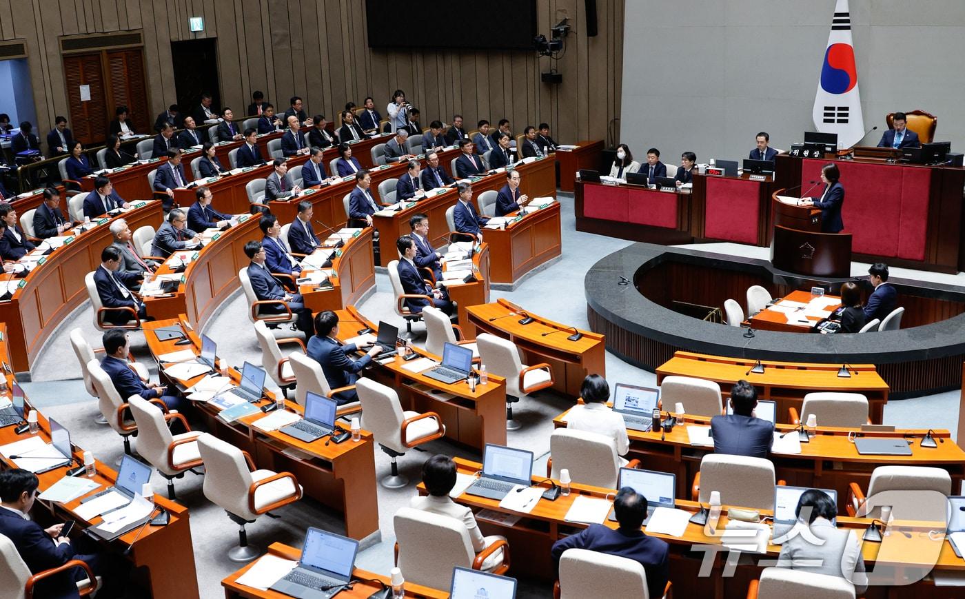 한덕수 국무총리가 2일 오전 서울 여의도 국회에서 열린 제418회국회&#40;정기회&#41; 제1차 예산결산특별위원회 전체회의에서 황정아 더불어민주당 의원 질의에 답하고 있다. 2024.9.2/뉴스1 ⓒ News1 안은나 기자