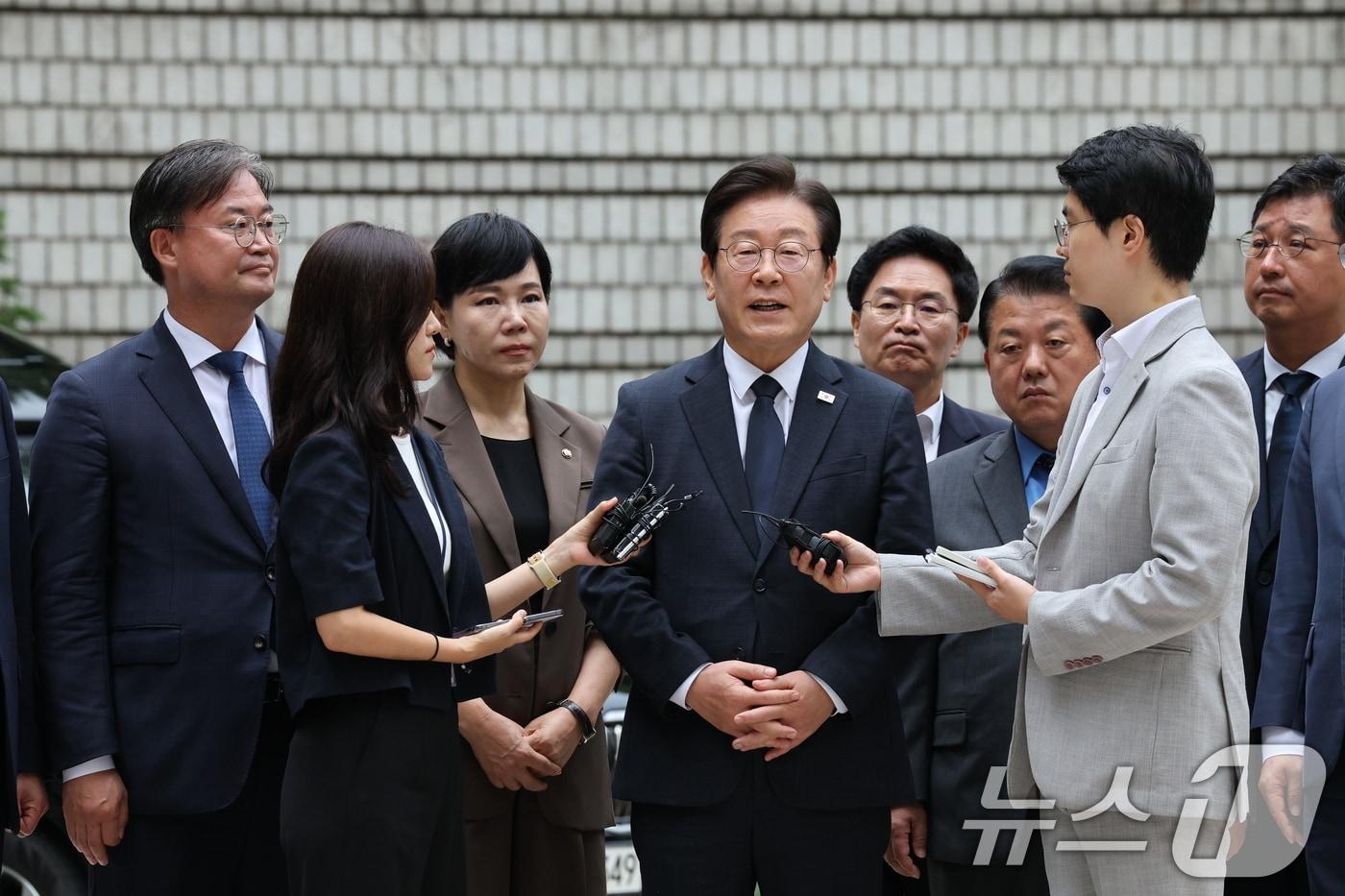 이재명 더불어민주당 대표가 20일 오전 서울 서초구 서울중앙지법에서 열린 공직선거법 위반 관련 결심 공판에 출석하고 있다. 2024.9.20/뉴스1 ⓒ News1 장수영 기자