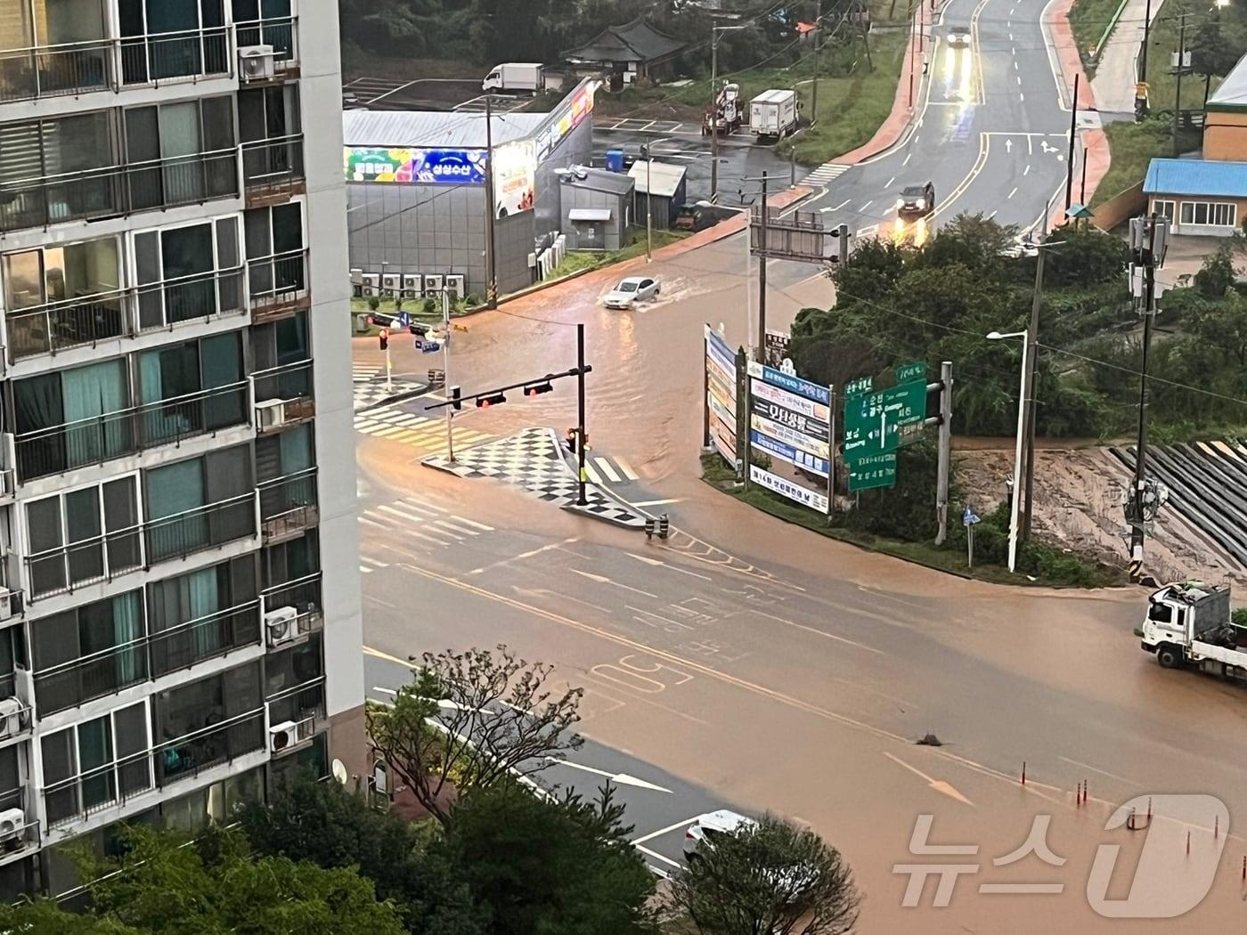 21일 오후 전남 보성군 보성여중 인근 주택가가 집중호우로 침수돼 있다.&#40;독자제공&#41; 2024.9.21/뉴스1 ⓒ News1