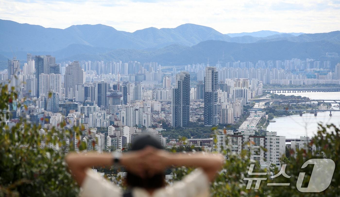 사진은 22일 서울 남산에서 바라본 아파트 단지 모습. 2024.9.22/뉴스1 ⓒ News1 이승배 기자