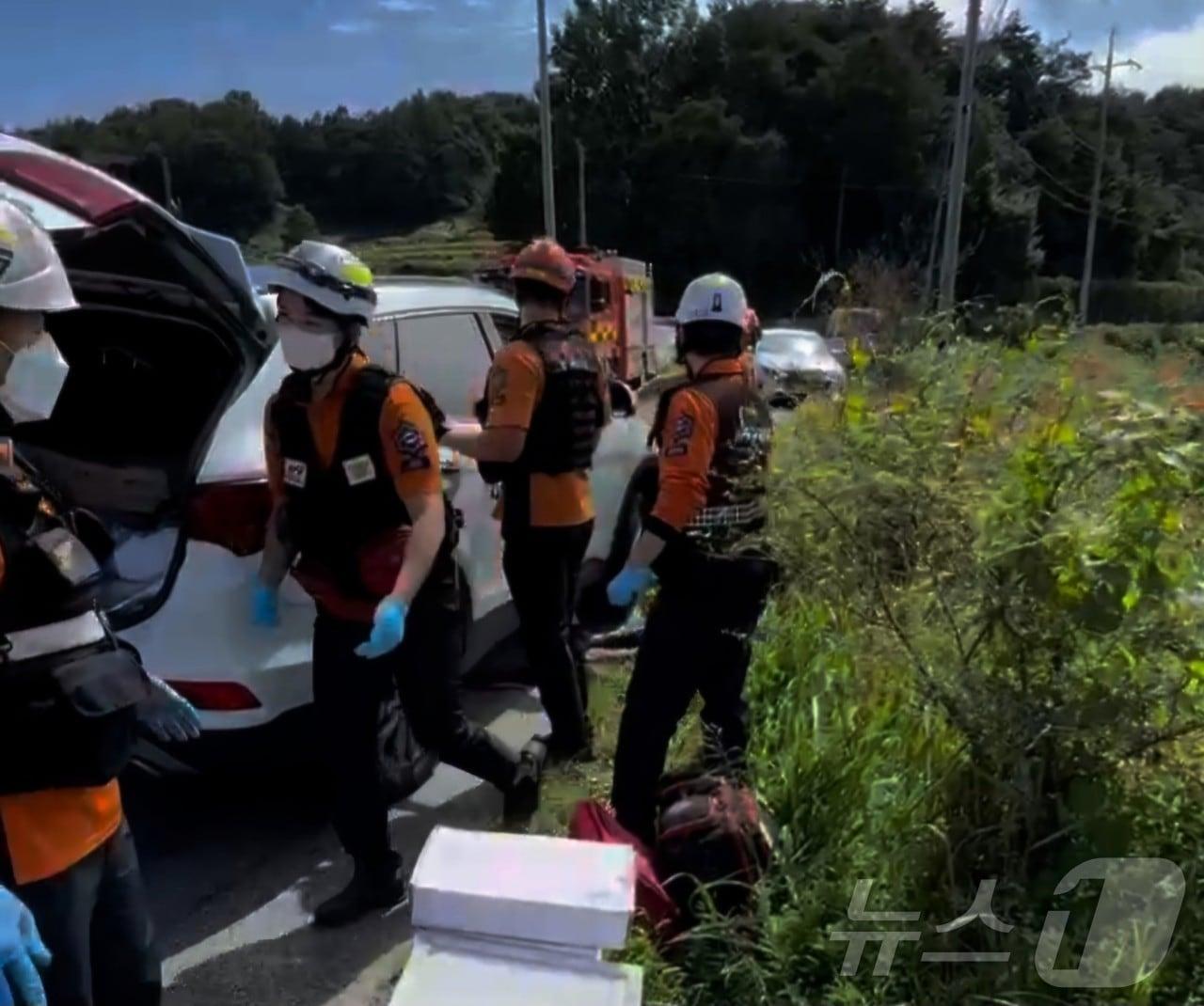 24일 오전 11시 40분께 전북 순창군 적성면 한 도로에서 산타페 차량과 오토바이가 부딪히는 사고가 발생했다.&#40;전북 소방 제공&#41;/뉴스1