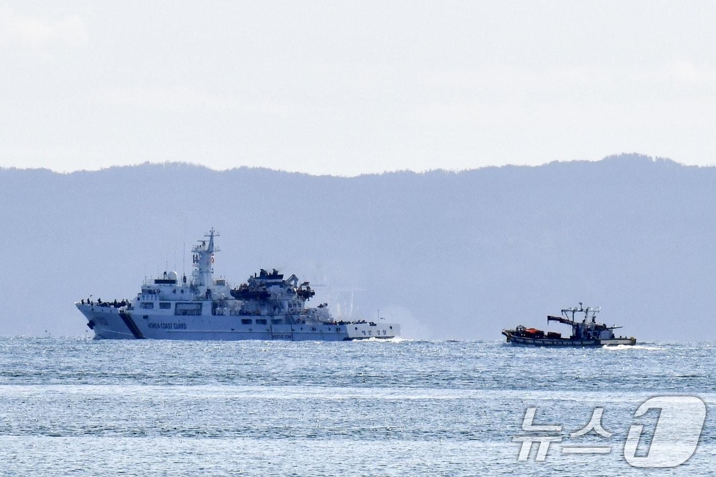 25일 경북 포항해양경찰서 대형함정이 출동하는 모습. &#40;뉴스1 자료&#41;. ⓒ News1 최창호 기자