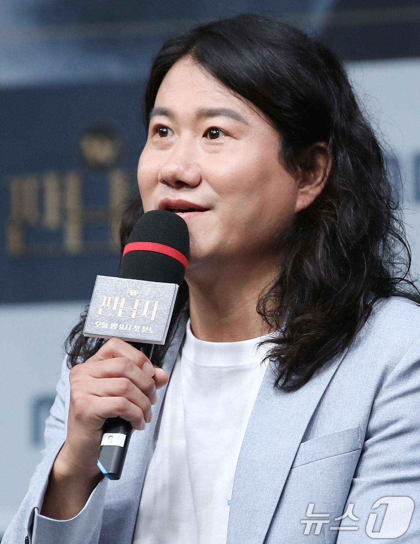 방송인 임우일이 25일 서울 마포구 상암 MBC에서 열린 새 예능 ‘짠남자’ 제작발표회에 참석해 인사말을 하고 있다. ‘짠남자’는 김종국과 절약 DNA를 가진 &#39;소금이&#39;들이 ‘흥청이&망청이’들의 생활 습관을 뜯어보며 참교육하는 프로그램이다. 2024.9.25/뉴스1 ⓒ News1 권현진 기자