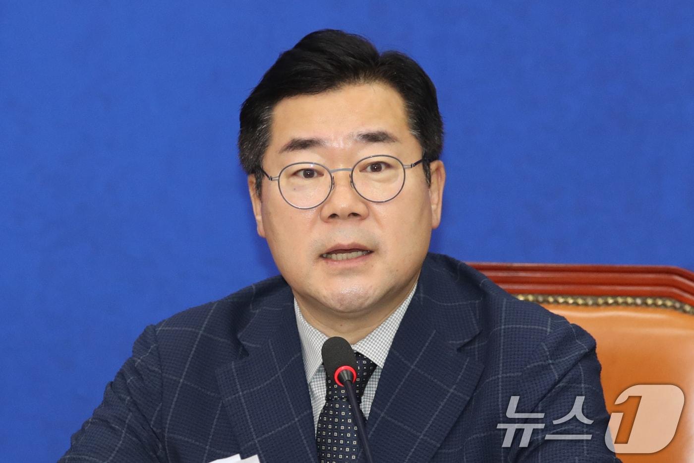 박찬대 더불어민주당 원내대표가 27일 오전 서울 여의도 국회에서 열린 최고위원회의에서 발언하고 있다. 2024.9.27/뉴스1 ⓒ News1 이광호 기자