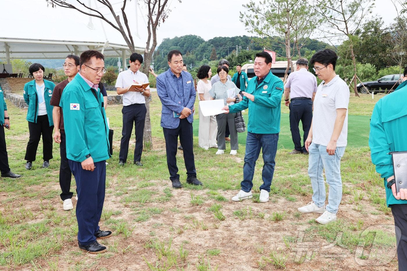 영동군의회 행정사무조사특별위원회 현장조사 모습 &#40;영동군의회 제공&#41; /뉴스1