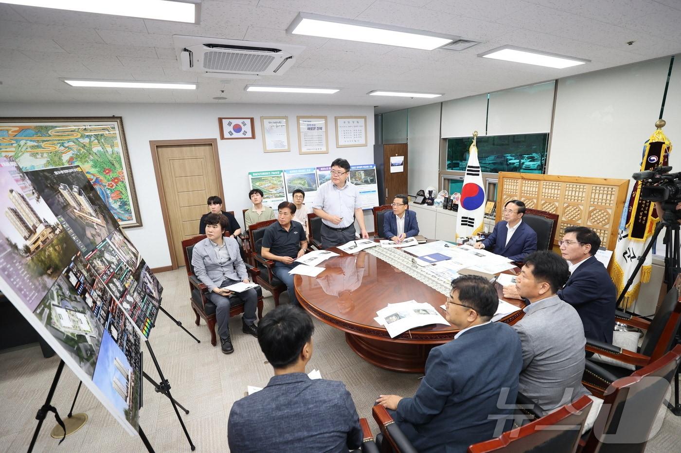 전북자치도 임실군이 관촌면과 오수면 공공임대주택 건립에 본격 착수를 위한 설명회를 갖고 있다.&#40;임실군제공&#41;2024.9.3/뉴스1