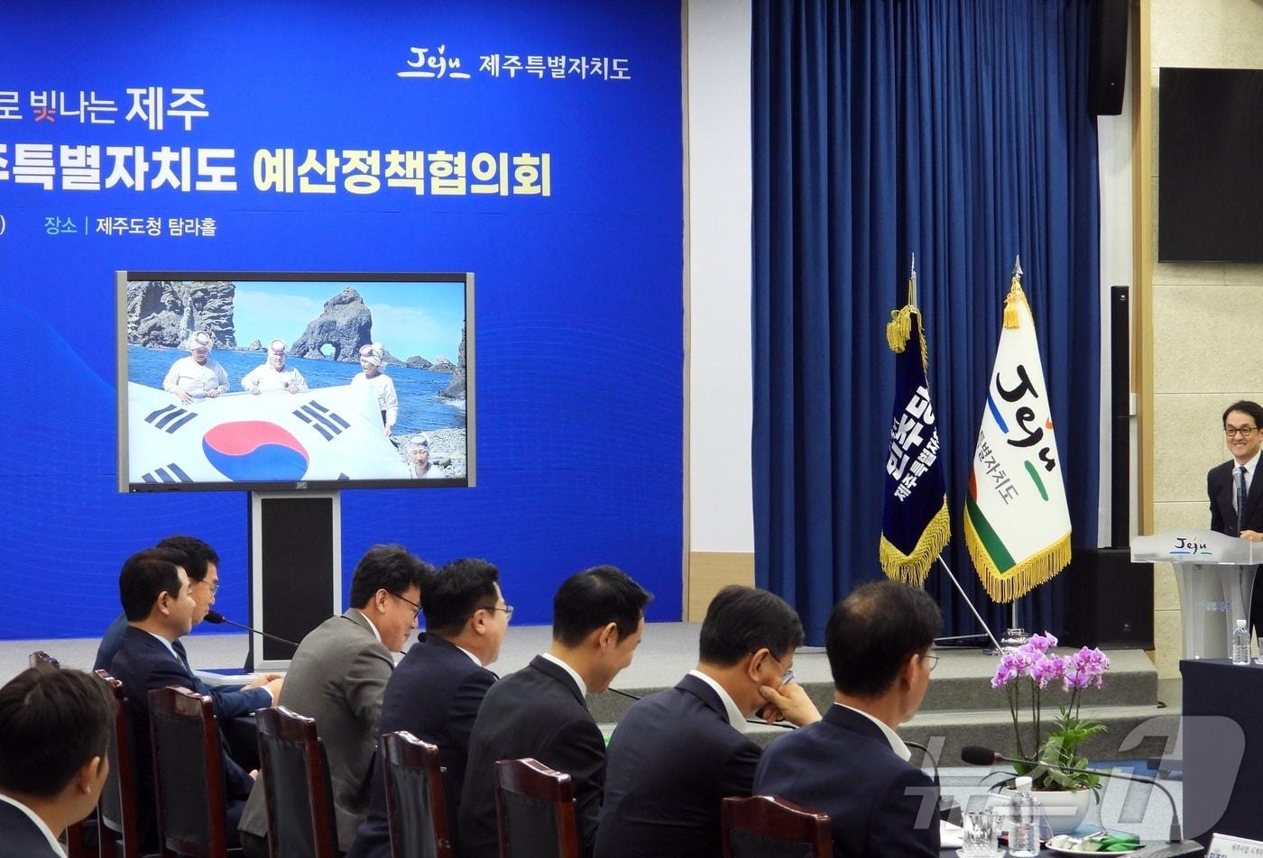 6일 오후 제주도청에서 더불어민주당-제주도 예산정책협의회가 열리고 있다/뉴스1 