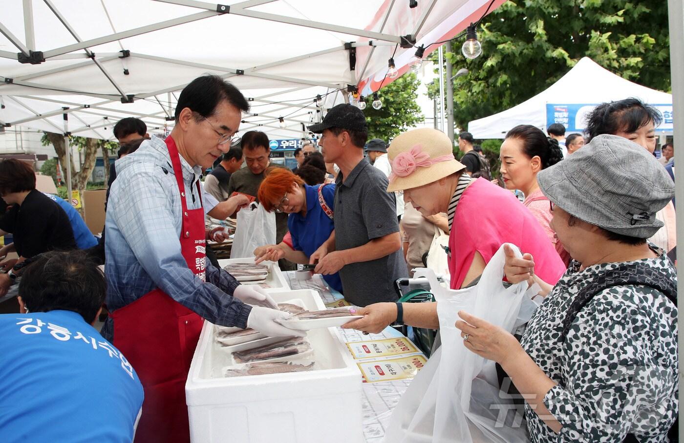 지난 2~3일 서울시 마포구 강원도민회관에서 열린 ‘강원 수산물 특판전 행사’가 성공리에 마무리됐다. &#40;강원특별자치도 제공&#41;/뉴스1