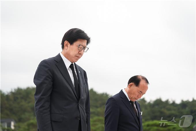 광주 국립 5.18민주묘지 참배하는 박형준 부산시장&#40;부산시청 제공&#41;