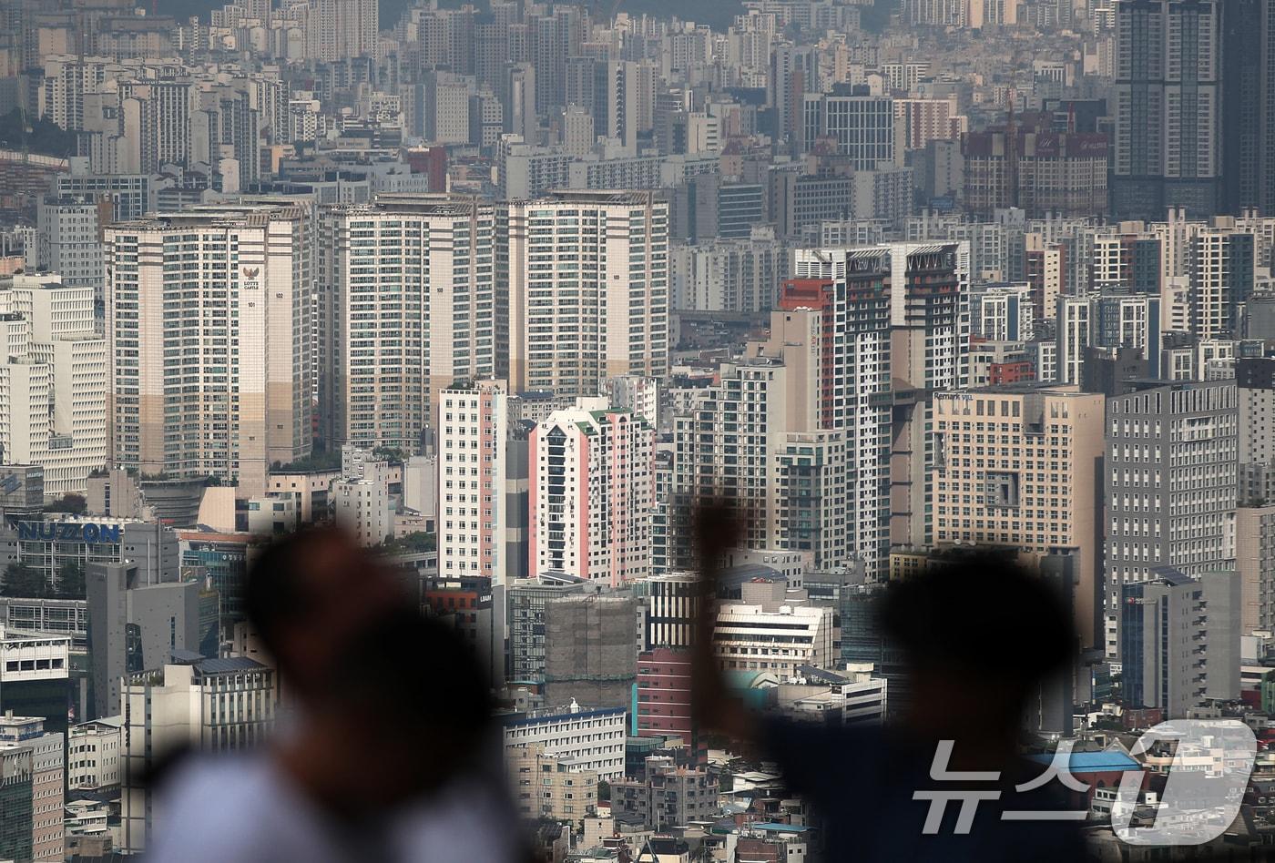 서울 중구 남산에서 바라본 서울시내 아파트 밀집지역 모습. 2024.9.9/뉴스1 ⓒ News1 오대일 기자