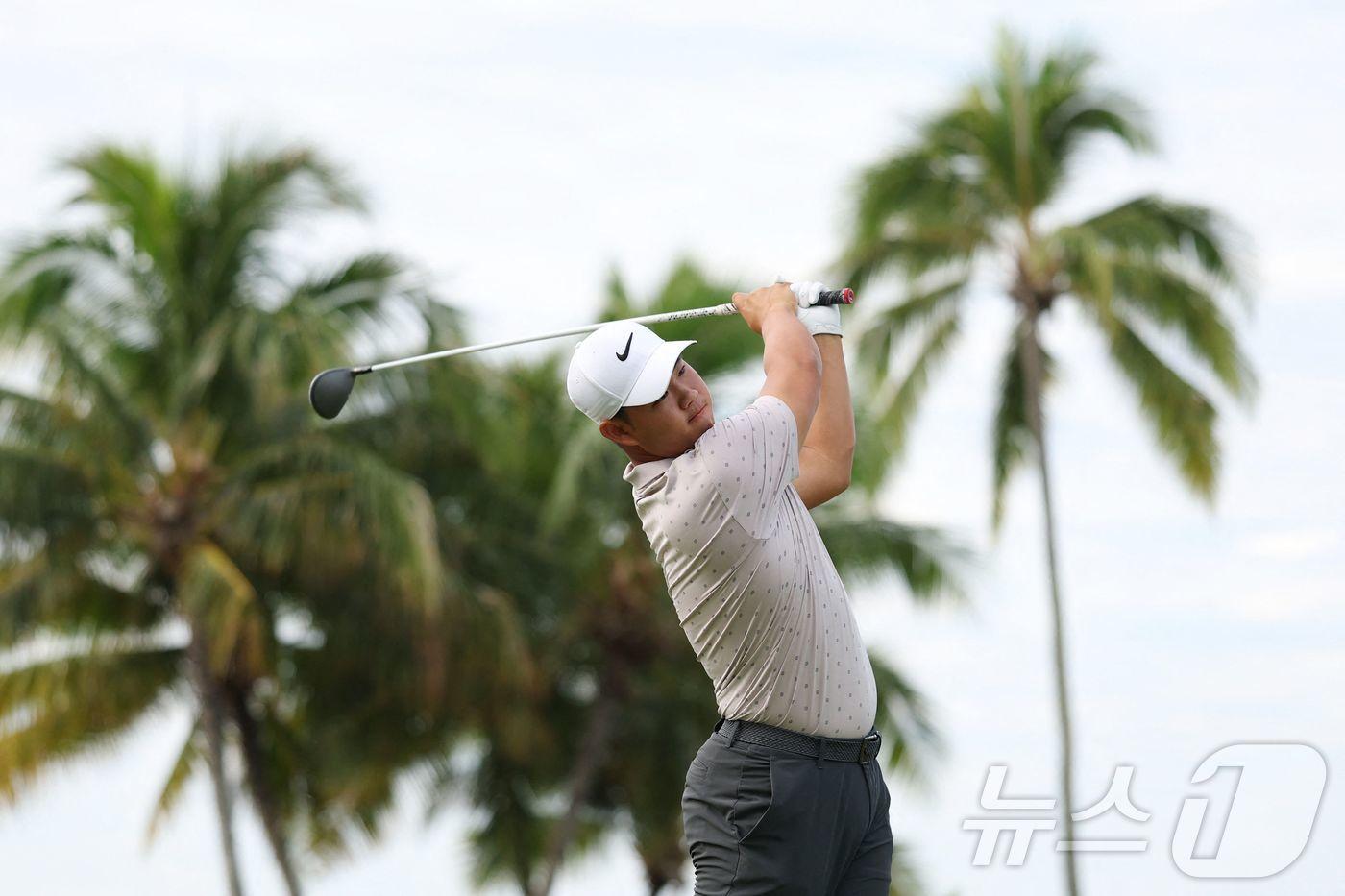 김주형&#40;23&#41;이 10일&#40;한국시간&#41; 열린 PGA투어 소니 오픈 1라운드에서 샷을 날리고 있다. ⓒ AFP=뉴스1