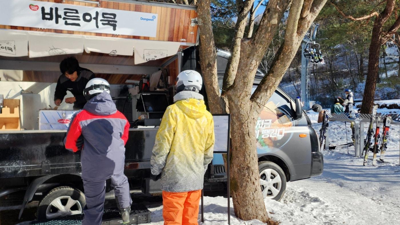 평창 휘닉스파크에 설치된 동원F&B 바른어묵 팝업스토어&#40;동원F&B 제공&#41;.