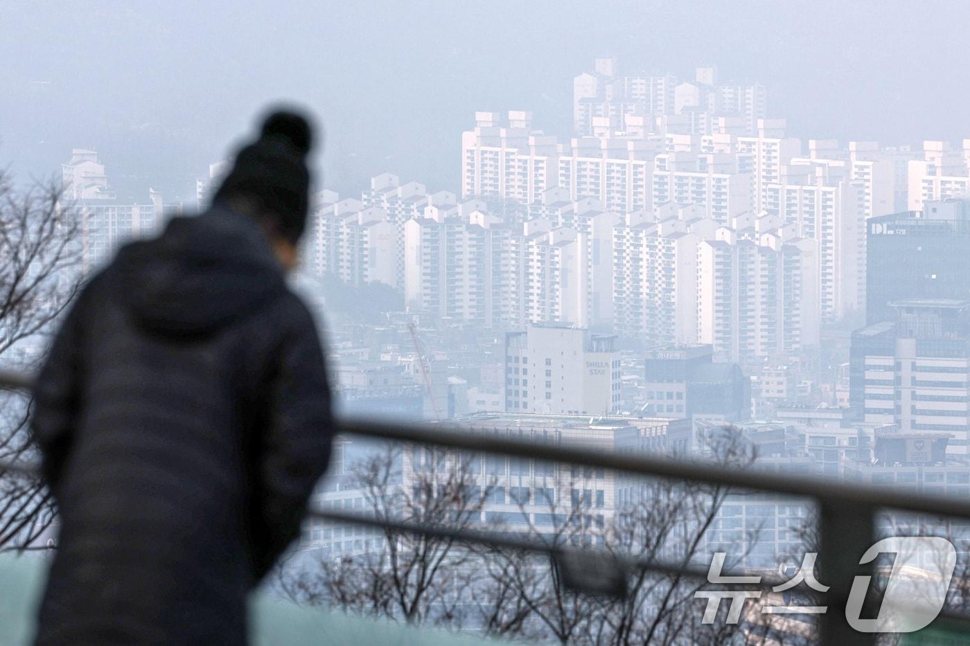  서울 중구 남산에서 바라본 시내 아파트 밀집 지역. 2025.1.6/뉴스1 ⓒ News1 민경석 기자