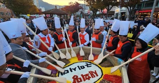 삼겹살 구우며 공연 감상…5~6일 복개천서 구미 푸드페스티벌