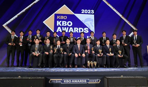 올해 프로야구 빛낸 MVP·신인상은 누구…KBO 시상식 26일 개최