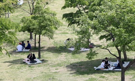 '진드기 주의보' SFTS 사망자 또 발생…"가을철 열성질환 조심"