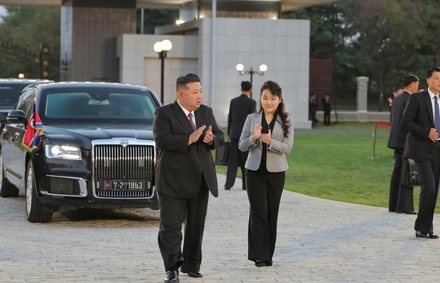  국정원 "김주애 일부 지위 격상된 듯…확고한 입지 감지"