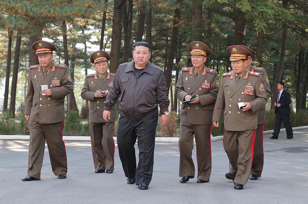 김정은, 접경지 부대서 "대한민국은 명백한 적국"[데일리북한]