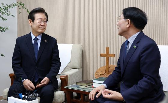 이재명 "지금의 정치, 상대 없애고 싶어해…국민들 나설 것"