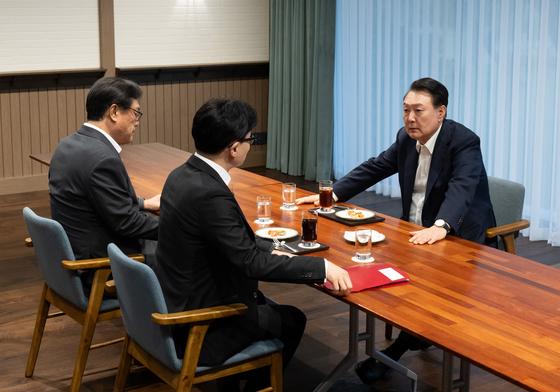 "표심 움직이면 탄핵 시즌2"…김건희 특검법 이탈표 적신호