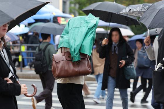 서리 내린다는 '상강'…24일 오전 비, 낮에도 바람 쌀쌀