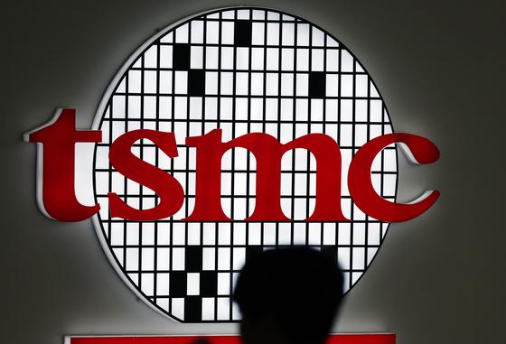 "언젠가 극복" 삼성전자 다짐했지만…'月매출 12조' 아득한 TSMC