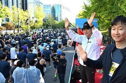 오세훈, 국제국민마라톤 참여…"달리기 좋은 서울 만들겠다"