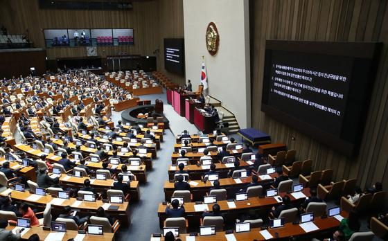 쌍특검법·지역화폐법 재표결 '부결'…국힘 이탈표 3~4명 추산(종합)