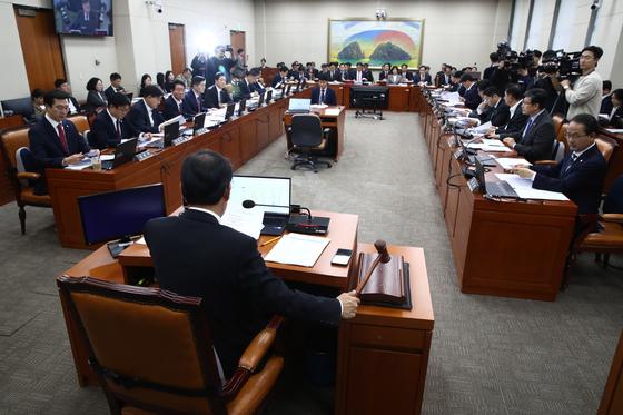 정무위, 서민금융진흥원 햇살론15 예산 증액…혁신성장펀드는 감액