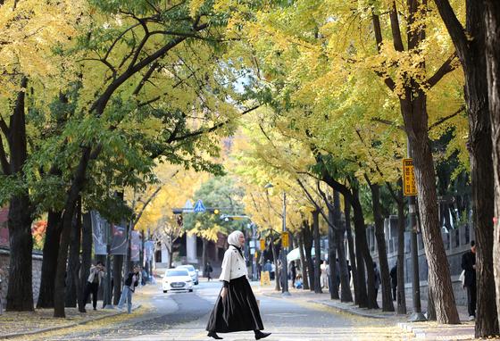 [오늘의날씨]경기(15일, 금)…낮 20도 내외 '포근'…평년보다 높아